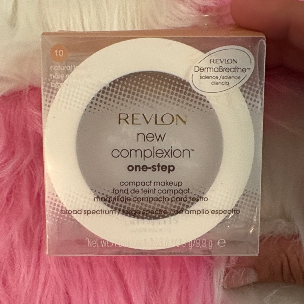 Revlon New Complexion One-Step Makeup in White Case
